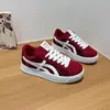 Zapatos de plataforma de lujo ligero para hombre y mujer estilo coreano zapatos de plataforma zapatos de vestir nuevos antideslizantes para mujer ligeros simples casuales versátiles modernos