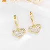 Pendientes de Moda Transfronterizos con Zirconia en Forma de Corazón Pendientes Versátiles de Alta Gama Corazón de Melocotón Cobre Chapado en Oro 14K Hebilla de Oreja Pendientes para Mujer