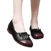 Sapatos de mãe de sola macia 2026 outono novo confortáveis casuais de couro sapatos baixos retrô femininos couro macio retalhos sapatos de um só furo para mulheres