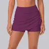 Falda deportiva fruncida para mujer, anti-exposición, de cintura alta, color liso, imitación de dos piezas, shorts cortos de yoga