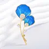 Nuevo Broche de Hoja de Ginkgo de Alta Gama a la Moda, Broche Creativo de Flor de Terciopelo, Ramillete Elegante y Lujoso para Ropa