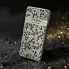 Encendedor de queroseno con relieve floral ultradelgado, alto valor estético, lujo ligero, encendedor de rueda de amolar estilo antiguo, encendedor de queroseno de regalo de alta gama