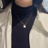 Collar de Concha Blanca Oro Roto de Alta Gama con Cara Sonriente para Mujer, Diseño de Nicho de Lujo Accesible, Accesorios de Cadena Clavicular para Ropa de Trabajo Moderna y Versátil