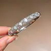Pulseira Redonda de Aço Titânio Totalmente Cravejada em Diamante Estilo Francês, Pulseira Simples e Fashion de Luxo Leve, Senso de Design, Joia Versátil e Única para Públicos de Nicho