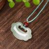 Pingente de Jade Verde Tianshan de Xinjiang com Padrões de Flores Flutuantes, Apresentando Buda, Guanyin e Ruyi, um Pingente de Jade que Dizem Responder a Todos os Pedidos, com Pixiu e Cabaça