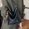Bolsa de Gran Capacidad para Mujer 2026 Nuevo Verano Bolso de Hombro Retro de Alta Gama Bolso Cruzado Tipo Cubo para Viajes