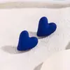 Brincos de Amor de Celebridade da Internet Europeia e Americana Moda Ins Design Simples Coração de Pêssego Formato de Coração Brincos Retro Elegantes Versáteis para Mulheres