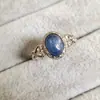 Cinco Anillos de Ámbar Flor Natural, Aguamarina Fantasma, Cristal de Fresa con Banda Abierta Ajustable, Moda Retro Versátil para Mujeres y Hombres