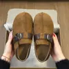 Zapatos de mujer de caña baja con suelas gruesas que aumentan la altura interior, uso bidireccional, nuevo estilo otoño 2026, mocasines sin cordones con correas de hebilla y punta profunda