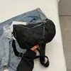 Bolsa Matelassê de Nylon para Mulheres Outono e Inverno 2025 Nova Tendência Estilo Coreano Casual Tote Bag Versátil Grande Capacidade Bolsa Transversal