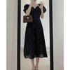 Vestido Preto Fugitivo Estilo Hepburn Francês com Senso de Design, Vestidinho Preto de Verão 2026 com Saia Floral de Alta Qualidade