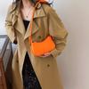 Bolso Pequeño para Mujer 2024 Primavera y Verano Bolso Satchel Retro de Hombro Bolso Cruzado Sencillo de Moda Bolso de Axila Estilo Extranjero Bolso de Mujer