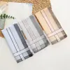 Lenço de 40cm para Homens Idosos, Toalha Quadrada Pequena Absorvente de Suor no Atacado, Estilo Vintage para Mulheres, Lenço Absorvente de Suor Clássico Nostálgico