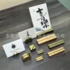 Stock Disponible Porta Tarjetas de Visita de Aleación de Aluminio, Múltiples Tamaños y Formas, Porta Etiquetas de Precio, Porta Menús, Porta Tarjetas de Escritorio