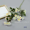 Arreglo de flores artificiales de seda de camelia de 2 puntas para mesa de comedor, decoración de plantas verdes, arreglo floral y decoración de ambiente comercial