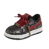 Tênis para meninos crianças grandes primavera 2025 infantil novo moda infantil tênis versátil sapatos casuais femininos sapatos de skate