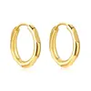 Hebilla de oreja de resorte dorada simple europea y americana moda hip hop estilo frío anillo liso de acero inoxidable pendientes retro de comercio exterior