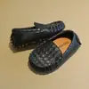 Zapatos casuales infantiles estilo coreano 2026 primavera y otoño nuevos mocasines sin cordones para niños pequeños y niños, zapatos tipo gorro cosidos de moda
