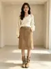 Elegante y sofisticada falda midi de ante en línea A para mujer, nueva colección otoño 2026, estilo europeo, de cintura alta, favorecedora, moderna