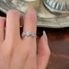 Flor de Primavera Chapado en Plata de Ley 925 Oro de 18 Quilates Zirconia de Cuatro Hojas Azul Hielo Fresco Anillo de Cadena Ajustable Anillo Suave