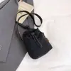 Bolsa de Celular Esportiva Japonesa Tendência Outono 2025 com Cordão Leve para Deslocamento Outdoor Casual Transversal Feminina