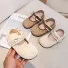 Zapatos de Princesa para Niñas Primavera Nuevo Estilo Niña Dibujos Animados Gato KT Adorno de Encaje Planos Bebé Niño Pequeño Suela Suave Zapatos Caminadores