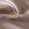 Corea del Sur Dongdaemun anillo geométrico nuevo simple hermoso femenino Temperamento de celebridad de internet Juego de anillos con microincrustaciones de pedrería Mayoreo
