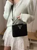 2026 Verão Nova Bolsa Transversal de Ombro Único Moda Personalidade Casual Pequena Quadrada Textura Simples Para o Dia a Dia Atacado Bolsas Femininas