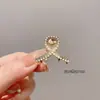 Presilha de Cabelo Pequena de Pérolas de Luxo, Presilha Exquisita para Meio Preso para Mulheres, Novo Modelo 2026, Acessório de Cabelo Presilha de Nuca