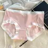 Calcinha feminina de cintura média, fina, sem costura, com toque nude, em ácido polilático e com tratamento antibacteriano na virilha, ideal para jovens estudantes e garotas sensuais.