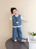 Conjunto de Três Peças Colete Jeans de Bolinhas para Meninas Primavera 2026 Novo Conjunto da Moda Super Fofo e Tendência para Menininhas
