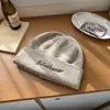 Moda Otoño e Invierno Coreana Gorro de Punto Bordado con Letras para Hombres y Mujeres, Gorro de Punto Negro Estilo Coreano de Moda, Versátil y Cálido