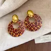 Pendientes de borla con carcasa de madera marrón transfronterizos europeos y americanos, pendientes de estilo vintage Maillard, pendientes de mujer de lujo ligero de alta gama