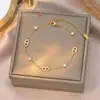 Collar de titanio estilo francés de lujo ligero con diamante blanco tipo nariz de cerdo para mujer, exquisito, simple, versátil, de alta gama, nuevo juego de cadena para clavícula
