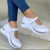 Comercio exterior transfronterizo 2026 nuevos zapatos casuales para mujer, suela gruesa, tejido fly-knit transpirable, velcro, malla casual, talla grande, zapatos para mujer