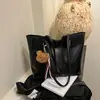Bolsa de hombro grande de alta calidad para uso diario y de oficina, de temporada otoño/invierno, para mujer, bolsa tote casual, venta al por mayor transfronteriza