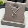 Collar de Corona de Panal V Oro Espacio Hueco Hexagonal Diamante Shangmei Precisión CNC Color Dorado Grueso Cadena para Clavícula Regalo para Novia