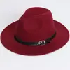 Sombrero de fieltro liso de color sólido estilo pork pie de Amazon de origen transfronterizo sombrero de jazz retro británico fedora de ala plana para hombres y mujeres