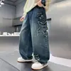 Calça masculina 2026 novo estilo para crianças maiores e estudantes, jeans versátil de cinco pontas com estrela, moderna, soltinha, legal e estilosa, calça comprida