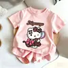 Tops de Verano para Bebé 2026 Nuevo Estilo Lindo Dibujo Animado Gato Kitty Estampado Bebé Delgado Dopamina Camiseta Casual