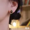 Lleno de Vibras Retro~ Aretes Rojos de Angora con Diseño Único, Estilo Hong Kong, No Requieren Perforación, Estilo Hepburn