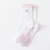 Calcetines de Yoga para Mujer de Media Pantorrilla con Pegamento Antideslizante Encaje de Hongo Bordado de Cereza Calcetines Profesionales para Entrenamiento Correr Pilates