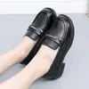 2026 Primavera/Outono Novo Comércio Exterior Solado Macio Estilo Britânico para Meia-Idade Sapatos de Couro Preto Mocassins Casuais para Mãe Transfronteiriço