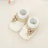 Nueva colección de invierno: calcetines de algodón coloridos y zapatos para bebés y niños pequeños, con un diseño grueso y cálido, suelas antideslizantes y suelas suaves, perfectos para aprender a caminar. Disponible ahora