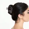 Colección de pinzas para el pelo de Halloween de Yiwu transfronterizo al por mayor con calaveras, calabazas y telarañas, perfectas para crear una atmósfera espeluznante para fiestas y reuniones.