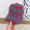 Gorra de Béisbol Cuadros Retro Británica para Mujer, Nueva Gorra Cuadros Estilo Universitario, Sombrero Versátil con Flecos para Protección Solar para Hombre
