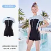 Traje de baño para niñas de Disney 2026 Modelo Nuevo Conservador de una pieza con pierna cuadrada para piscina, Traje de baño que oculta el abdomen y estiliza
