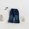 Conjunto de Dos Piezas Dianxi para Bebés y Niños Pequeños: Chaqueta Gruesa Estilo Coreano a Cuadros Forrada de Forro Polar para Bebés Niñas, Pantalones de Mezclilla Acampanados con Lazo para Invierno