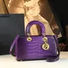 2025 Nova Bolsa Fashion e de Alto Padrão Bolsa de Luxo com Padrão de Crocodilo Bolsa Princesa Diana Bolsa de Mão Transversal Bolsa Feminina de Couro Genuíno