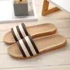 Verano 2021 Cuatro Estaciones Chanclas de una tira de hierba sintética Suela plana Hogar Interior Venta al por mayor Chanclas de Algodón y Lino para Mujer Lino Interior Invierno